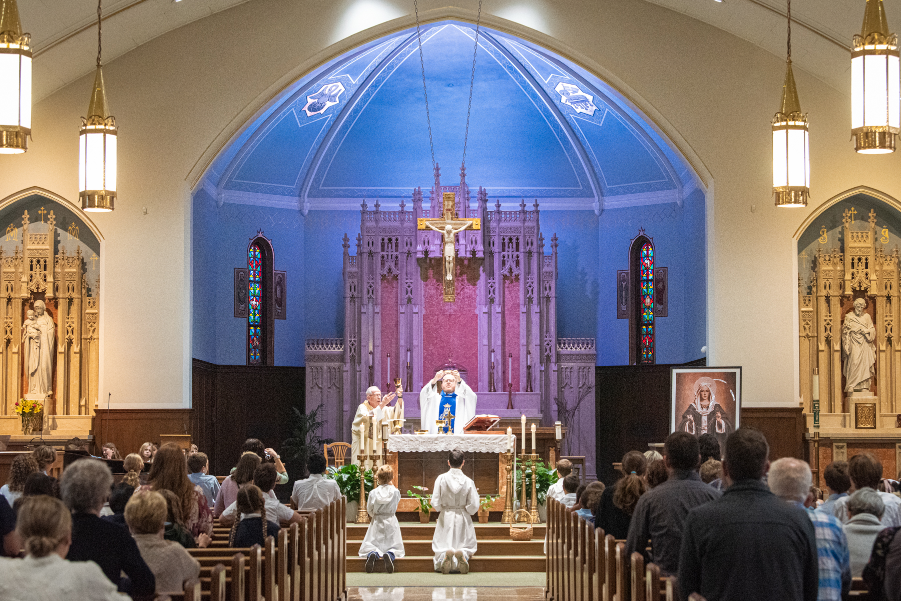 St. Brigid school community consecrates the school to Our Lady of the Rosary at Mass