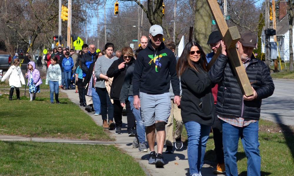 Cross Walk offers opportunity for prayer and evangelization