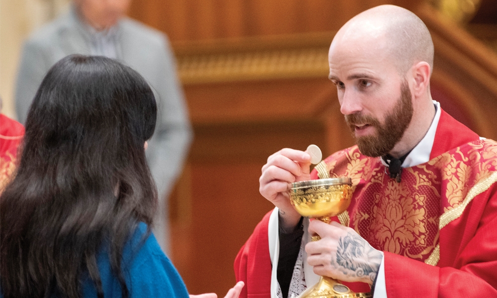 What must Catholics do to receive Holy Communion worthily and fruitfully?